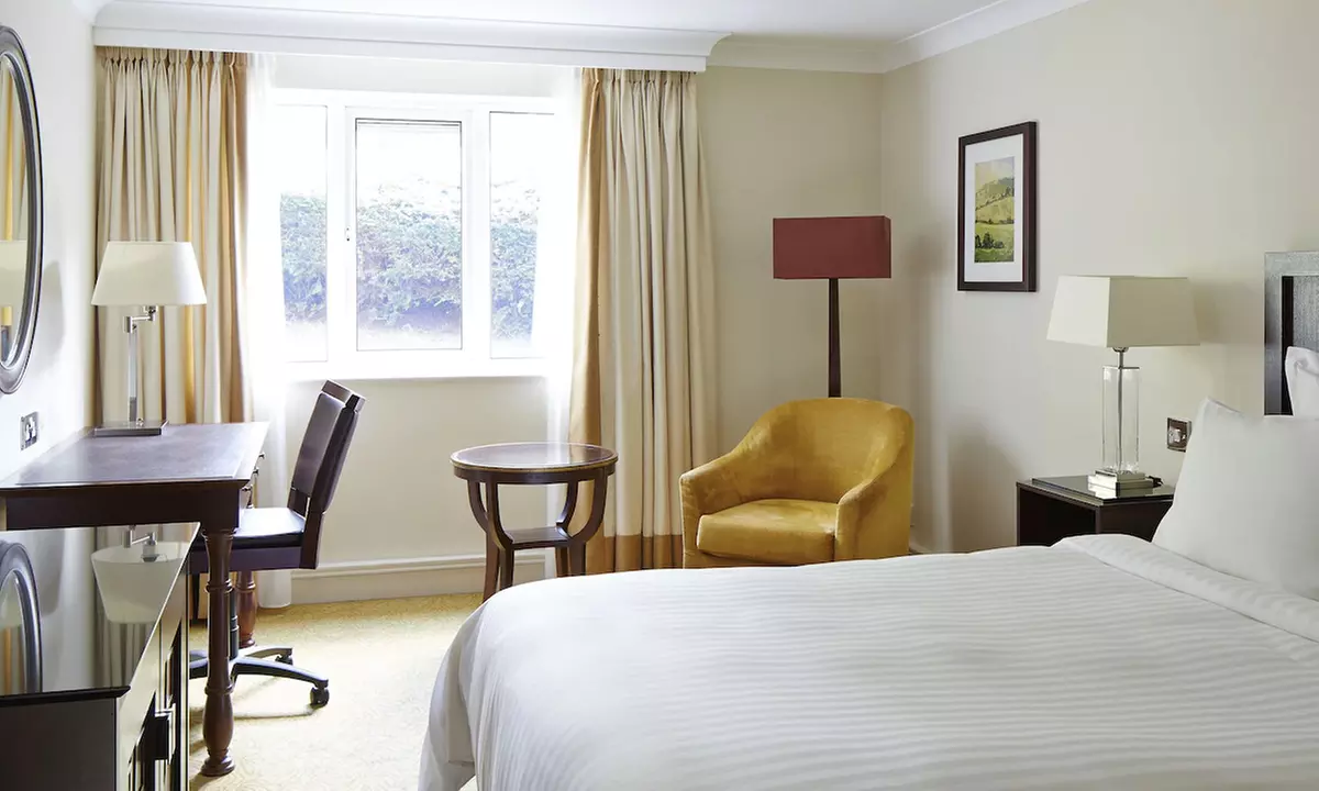 West Yorkshire: 4* Standard Double or Twin Room with Breakfast & Wi-Fi