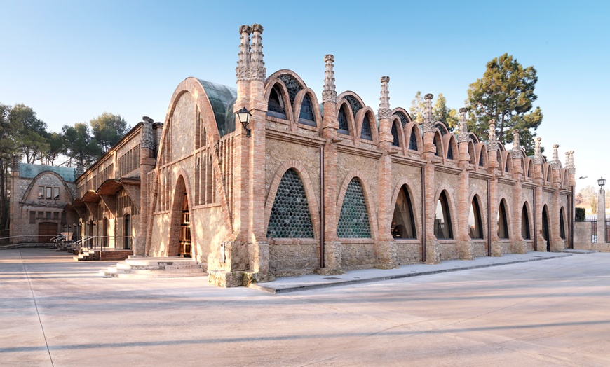 Image 2: Entrada Bodegas Codorniu