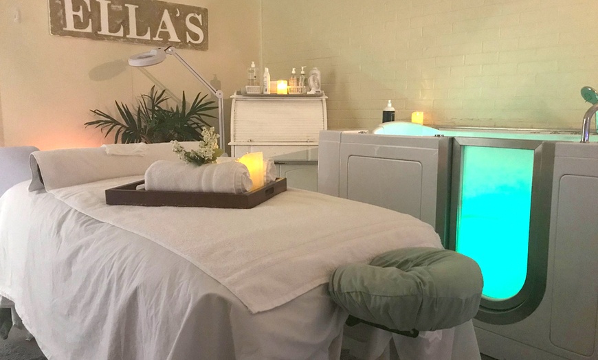 Image 2: 60, 90 or 120-Min Massage Luxury Combo: Hot Stones, Back Facial & More