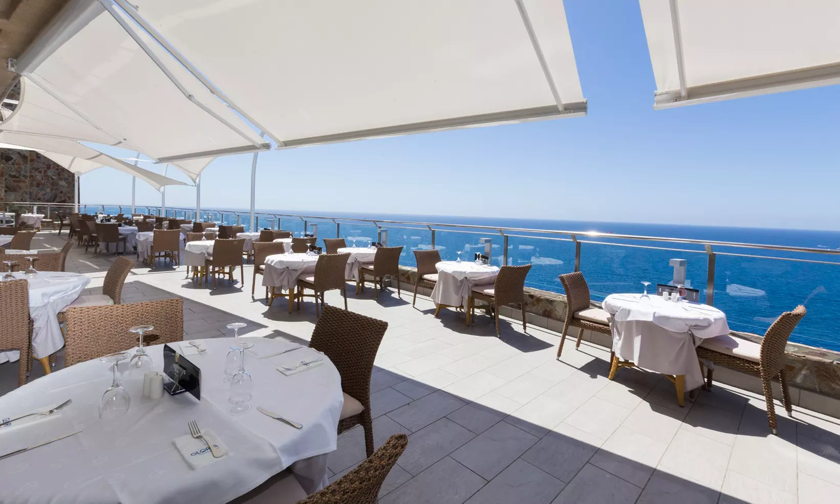 Día en hotel para 2 con almuerzo buffet o con masaje de 25 minutos