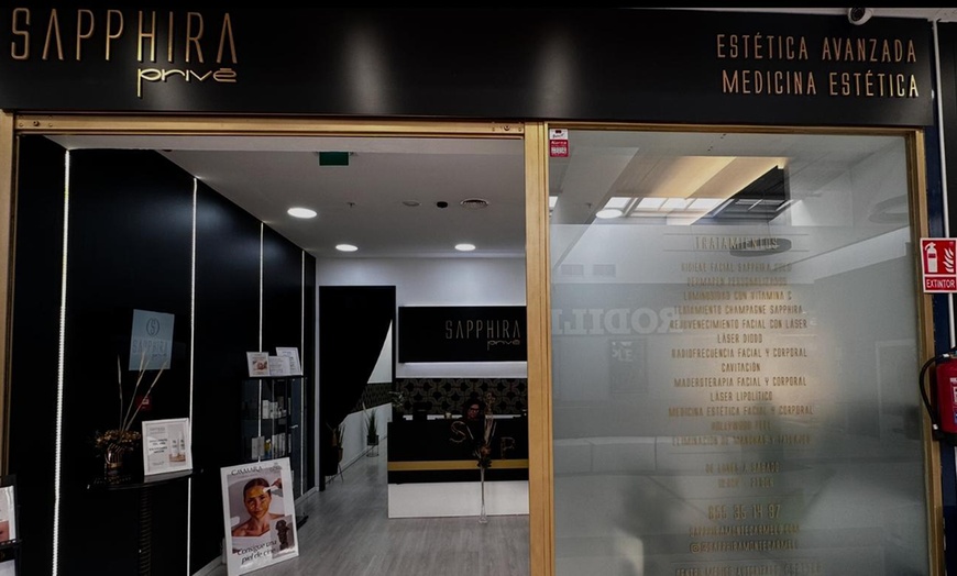 Image 15: 2 o 4 sesiones de lipoláser corporal efecto reductor en zona a elegir