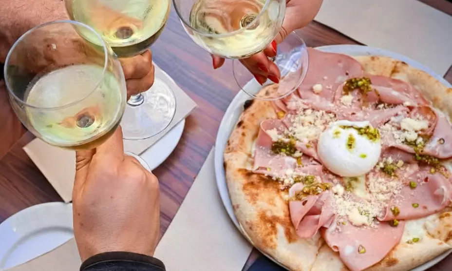 Menú italiano para 2 o 4 personas con pizzas a la pala y botella de lambrusco, con hasta un 78% de descuento