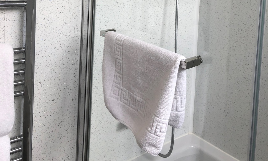 Image 6: Swinscoe: 2-Night Stay with Breakfast and Optional Dinner