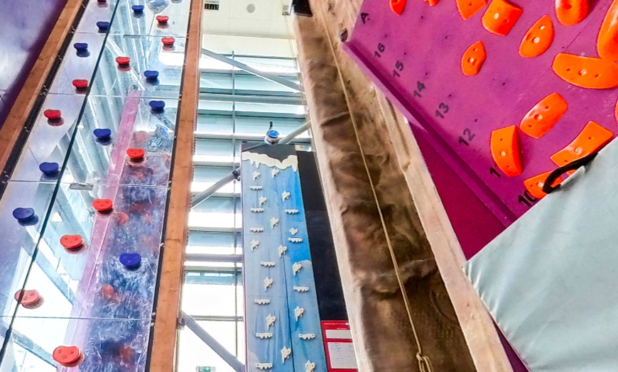 Image 7: Top Rock Indoor Climbing Session at K2 Crawley 