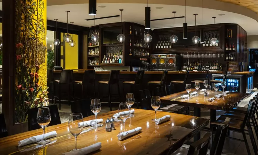 On-site Cajun-Creole restaurant (Trenasse)
