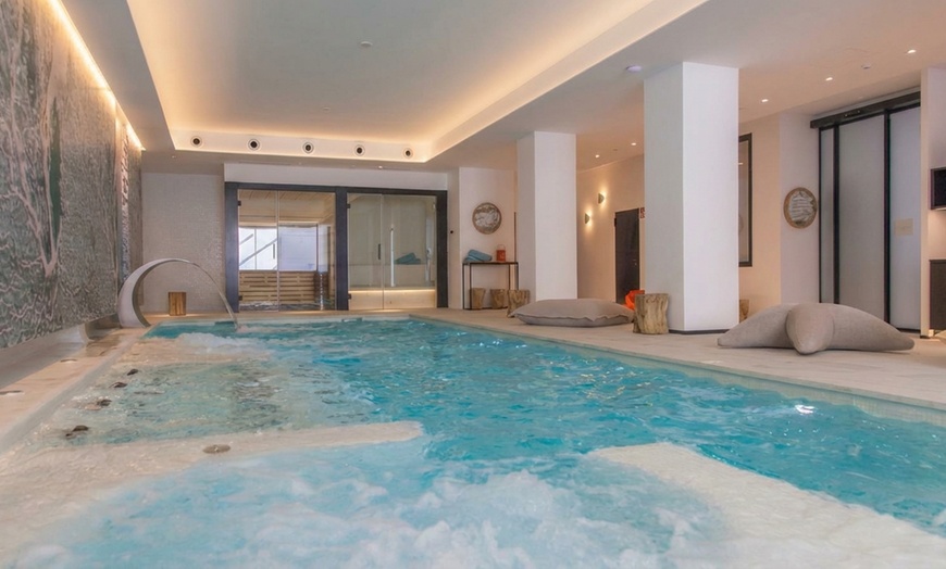 Image 9: ✈ Ibiza: Volo diretto più 3 o 7 notti in hotel 4* con Spa