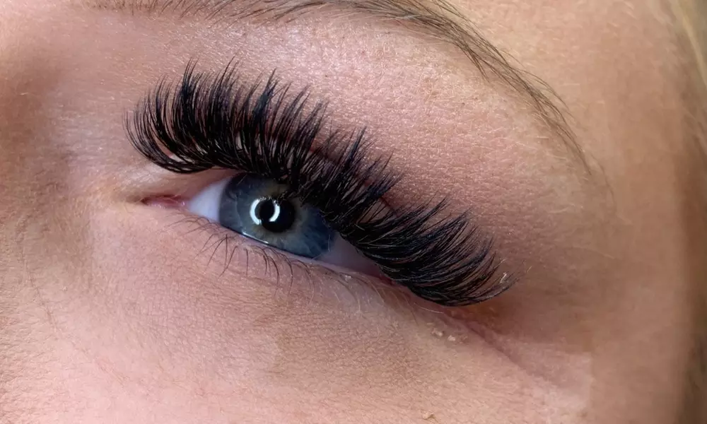 Get a Full Set Of Classic Lash Extensions or Volume Lash Extensions at The Skin Pro - Up to 50% Off