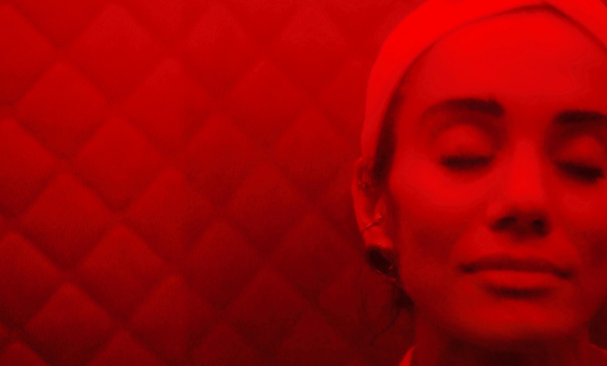Image 2: Ultimate Double Detox: Infrared Sauna Blanket & Steam Box Sessions
