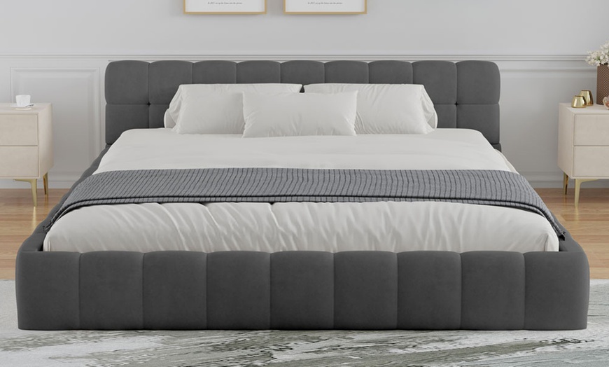 Image 10: Lit nuage "Princeton" en velours, de la marque Kocoon