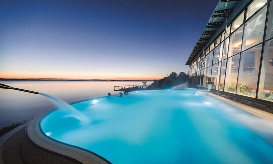 Image 2: Hagnau am Bodensee : chambre double avec PDJ, dîner et thermes