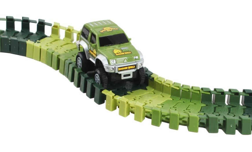 Image 3: DEAO Slot Car Race Track Set