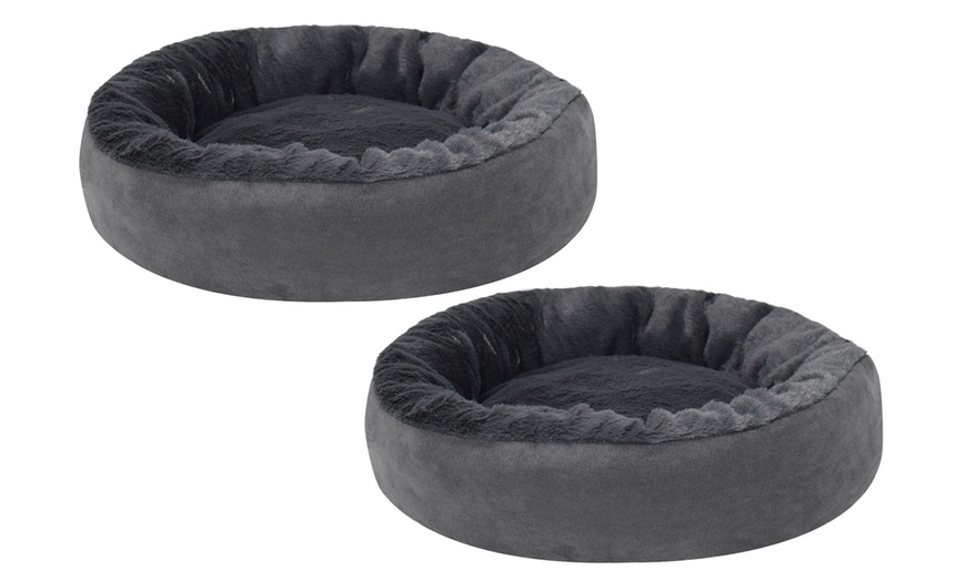 Image 4: Padded Round Kennel