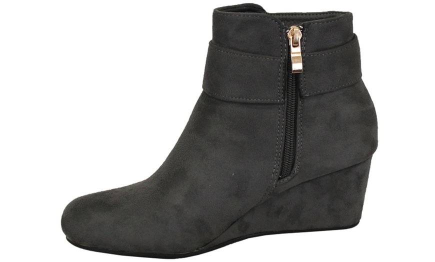 Image 8: Women's Wedge Ankle Boots