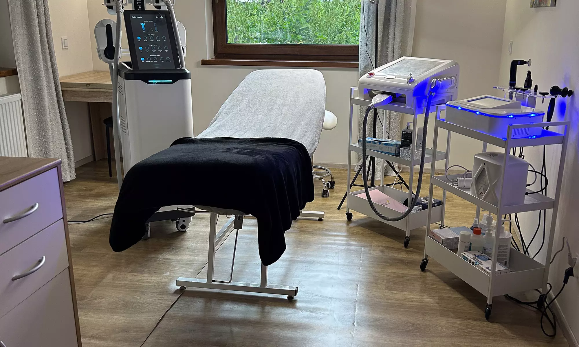 Komputerowe badanie skóry z doborem kosmetyków i dodatkowymi zabiegami