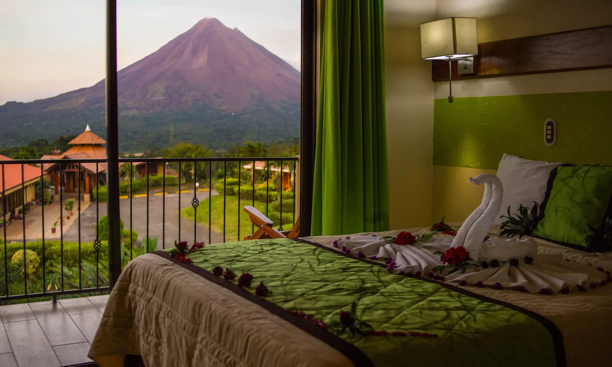 ✈5-Night Costa Rica Volcano & Beach Vacation w/ Air from Travel by Jen