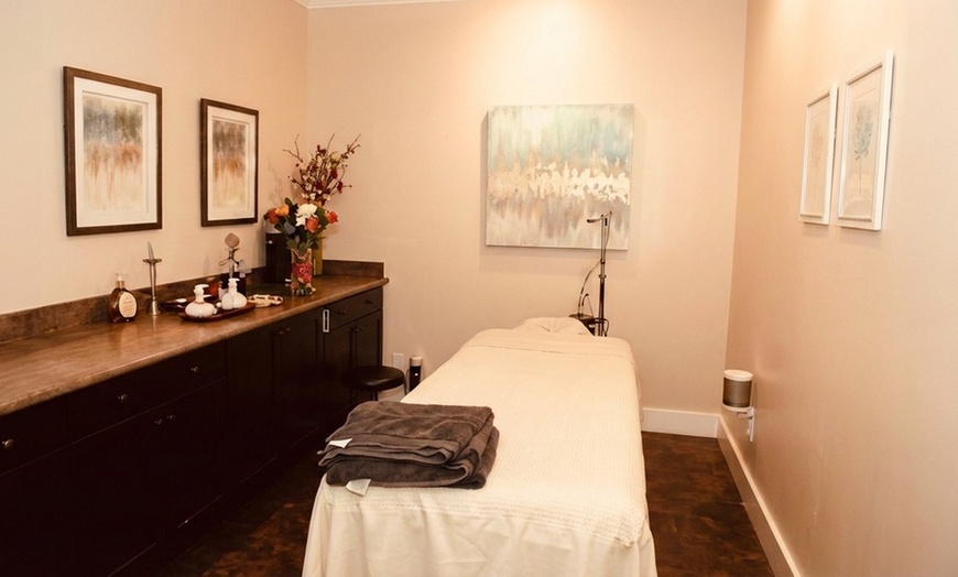 Image 5: Recharge & Restore: 60-min Abhyanga Massage or Marma Point Therapy