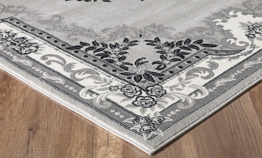 Image 15: Oriental-Style Rug