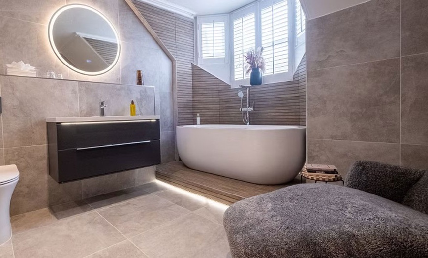 Image 4: Fife: 1-3 Nights Stay with Prosecco and Late Checkout