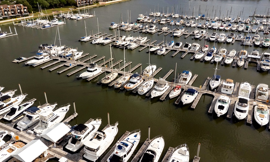 Image 17: Texas Waterfront Resort Escape with Poolside Bar & Dining Experiences