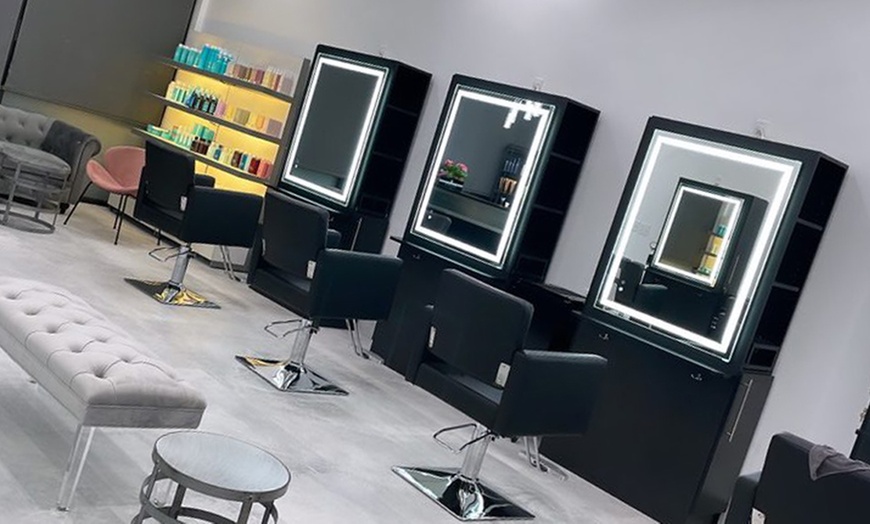 Image 2: Smooth Skin with 1 or 3 Brazilian Waxing Or Full Body Waxing Sessions