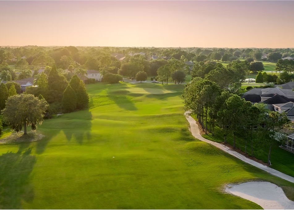 Tee Off with a Cart, Warm Up and Drinks at Scenic Plantation Palms