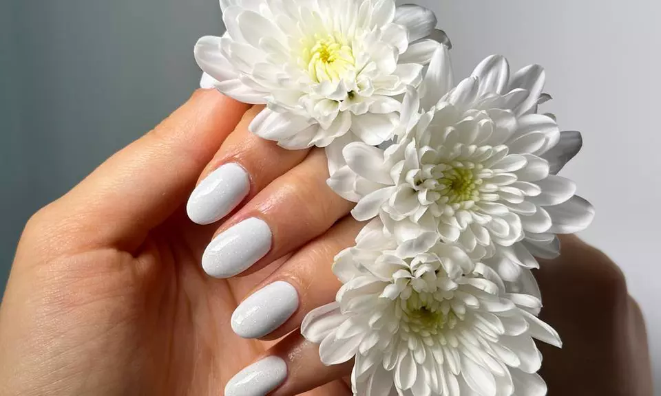 Maniküre oder Pediküre opt. mit Spezial- & Problembehandlung bei Haut- & Nagelproblemen (bis 57% sparen) - Primary Image