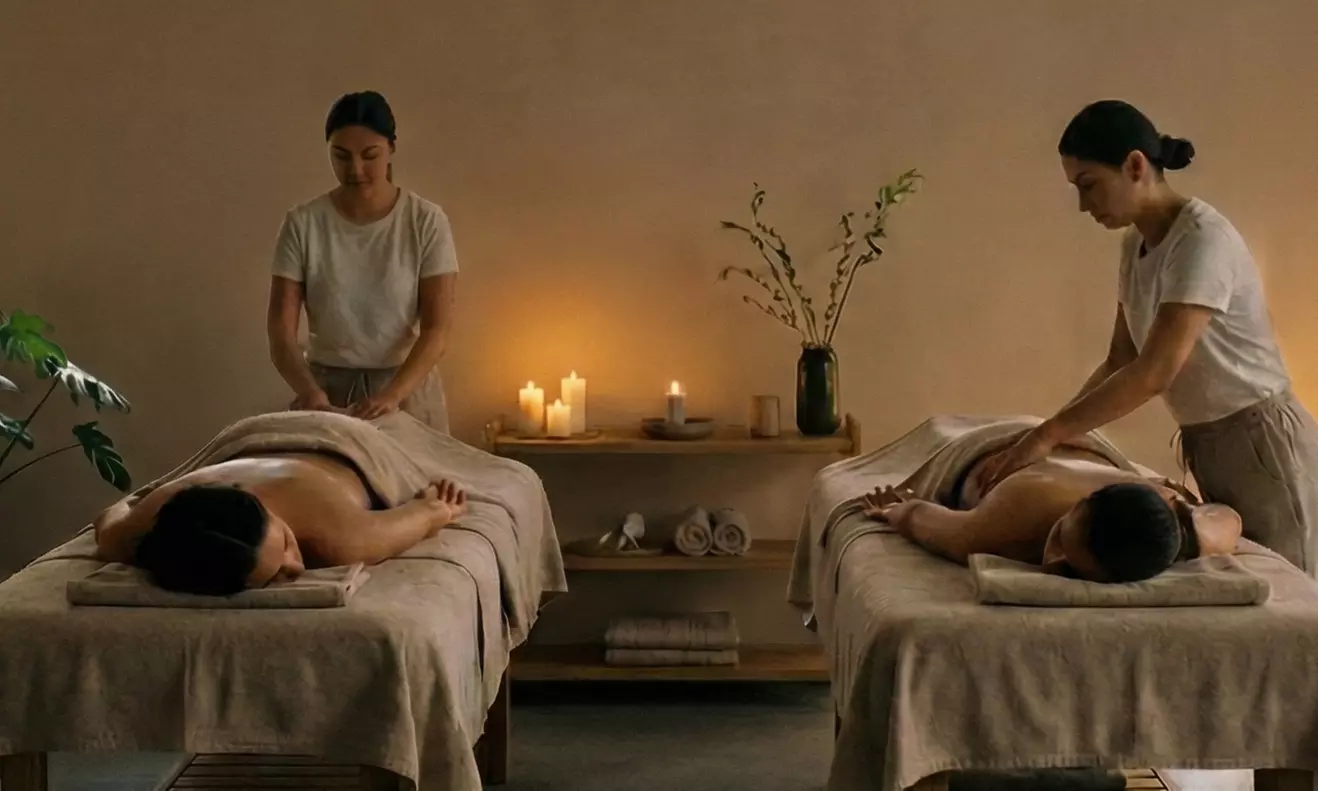 Masaje a elegir de 1 hora para 1 persona o en pareja en cabina privada, ahorra hasta un 58% - Primary Image