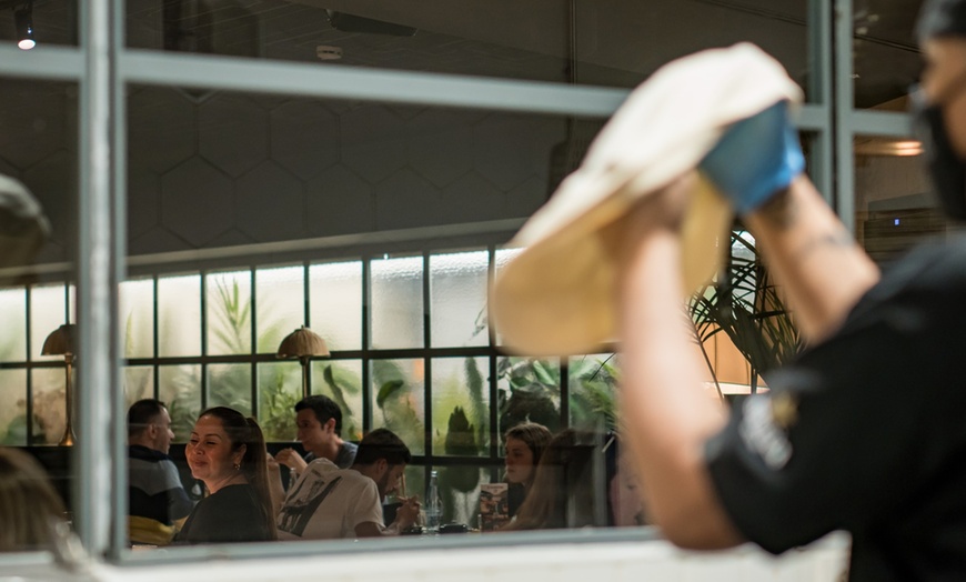 Image 15: Menú italiano de cena para 2 o 4 con pasta o pizza, postre y bebidas