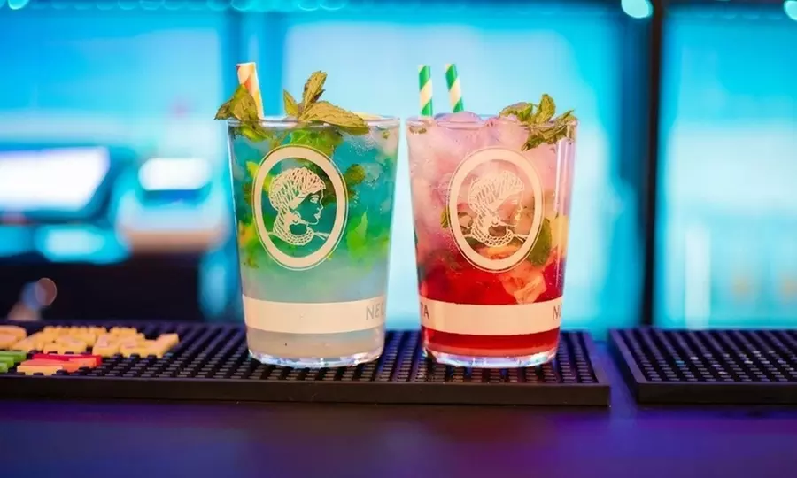 Menú de hamburguesa con patatas, postre y bebida para 2 o 4 personas