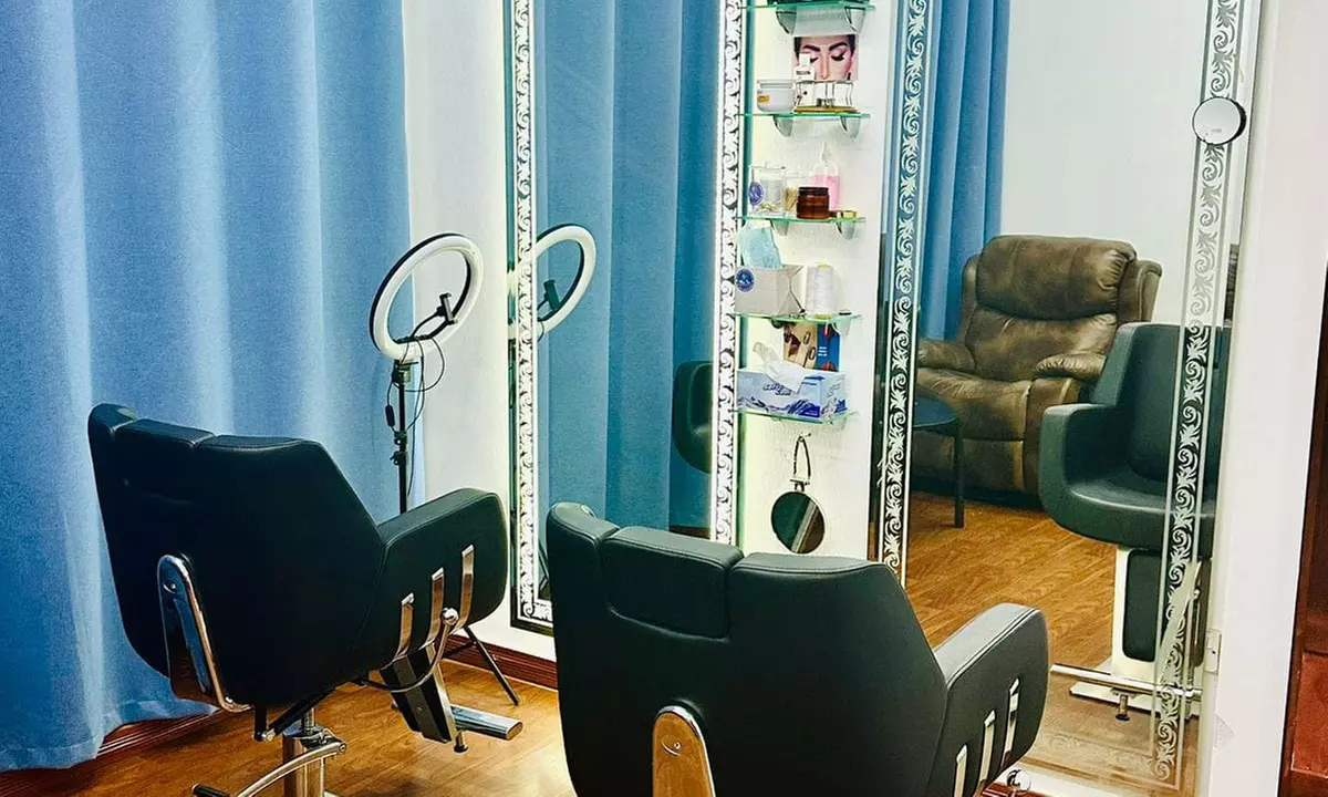 Enhance Your Beauty with a Facial Package!