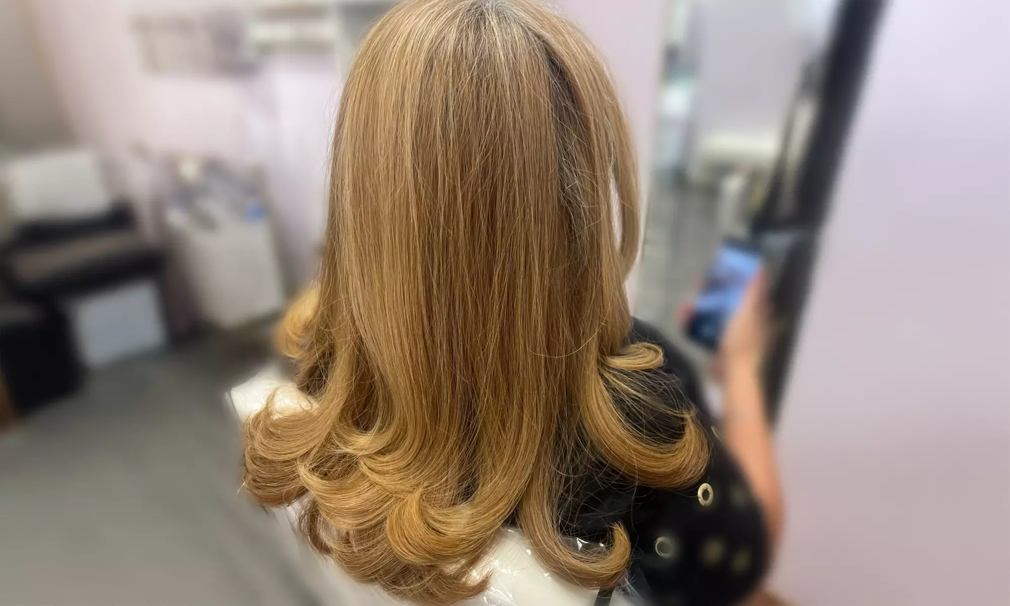 Achieve Salon-Fresh Hair: One or Two Blowouts with Deep Conditioning