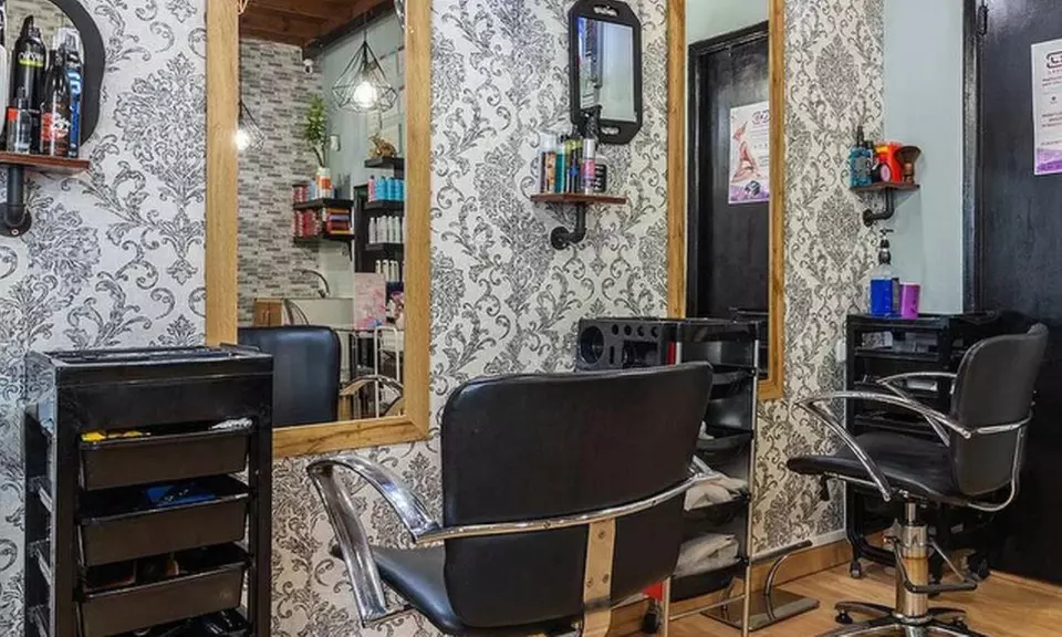 Sesión de peluquería con lavado, corte, secado y opción a color