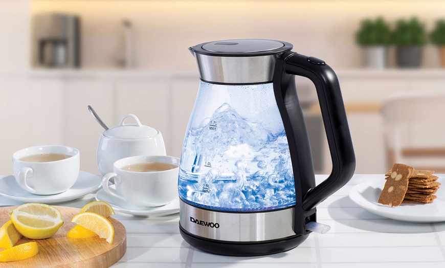 Image 3: Daewoo Glass Kettle and Toaster