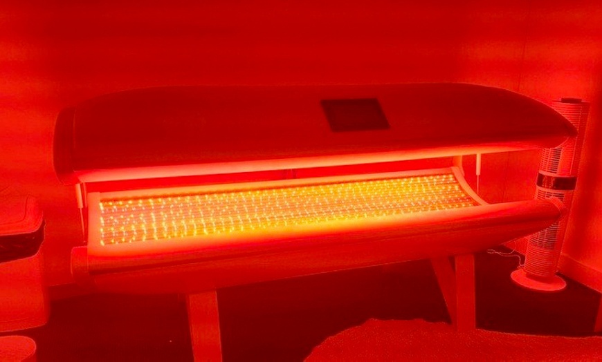 Image 2: Magnesium Float Pod, Red Light Trio, Hyperbaric Oxygen, & More 