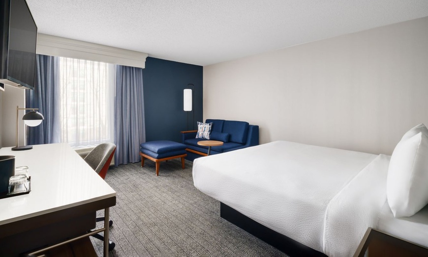 Image 4: Members Only: Hotel in Buckhead | Steps from Lenox Mall
