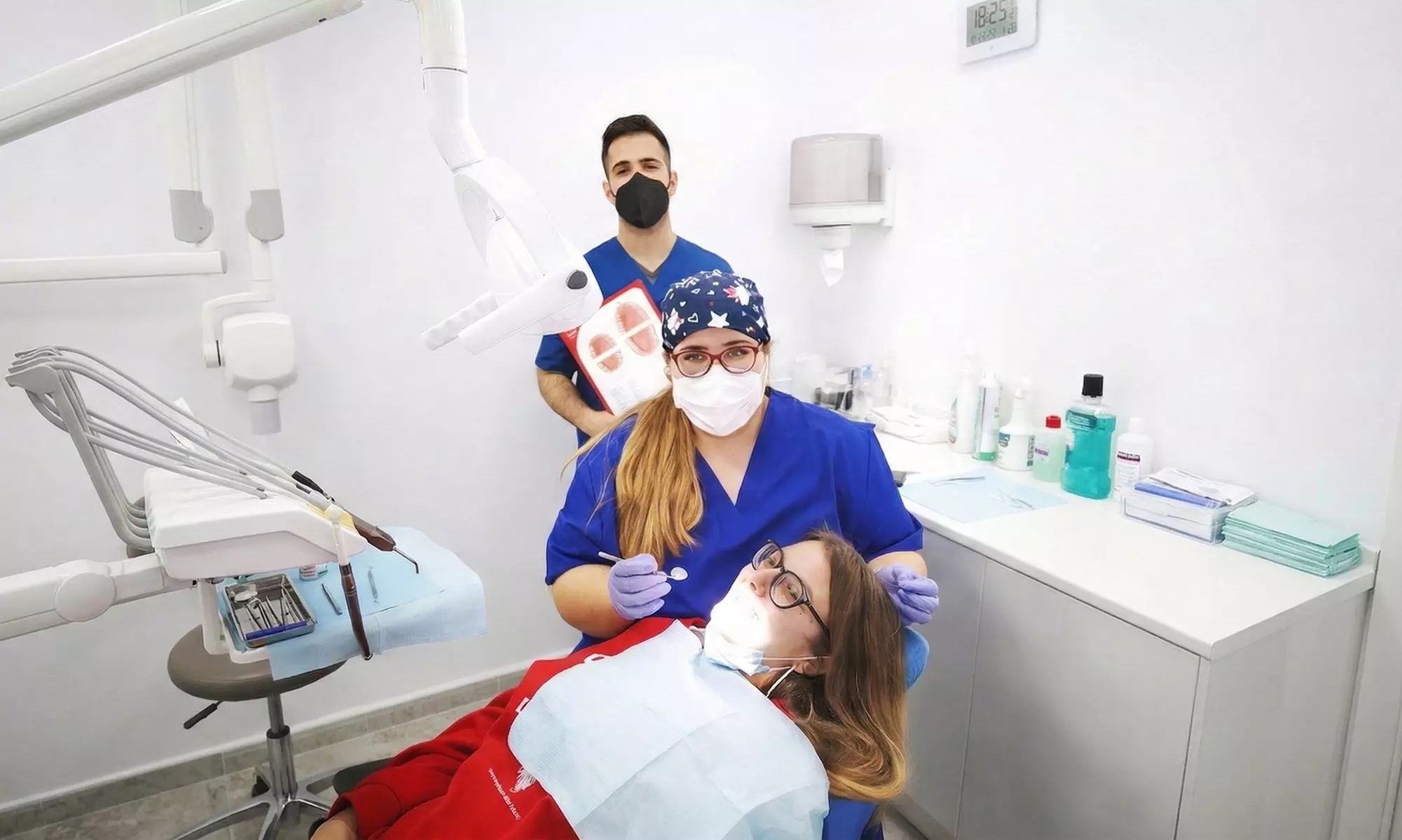 Sonríe sin preocupaciones: limpieza bucal con opción a empaste