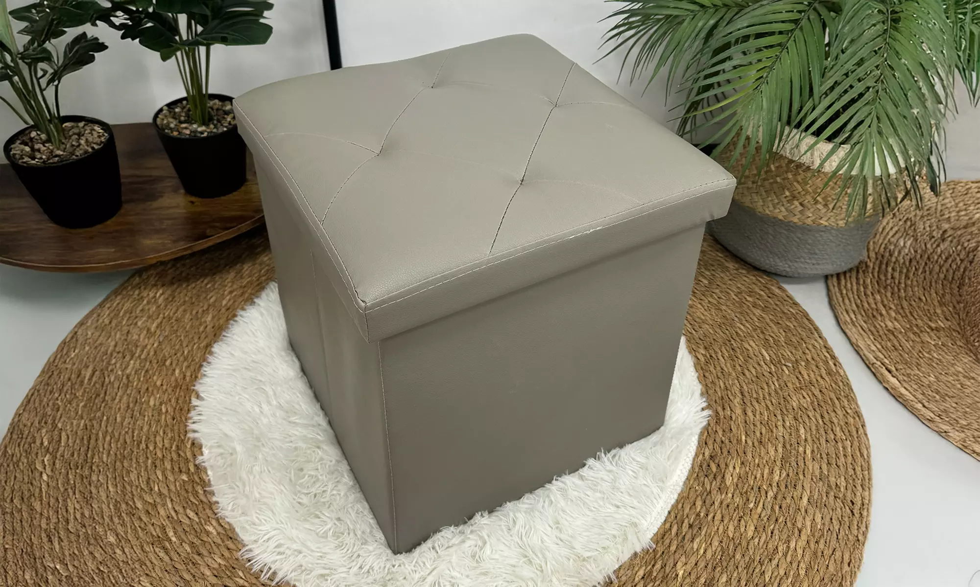 Puf cuadrado en ecopiel con almacenamiento