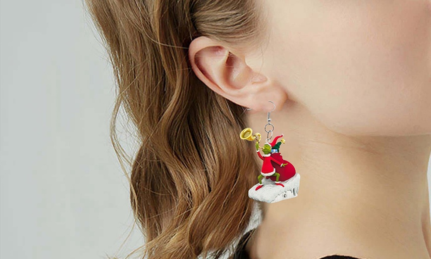 Image 6: 12 Days Grinch-Inspired Earring Advent Calendar