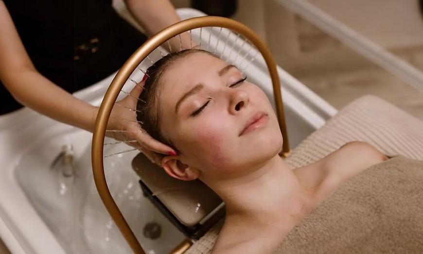 Image 2: Ritual de spa capilar japonés con aromaterapia, masaje y bebida 