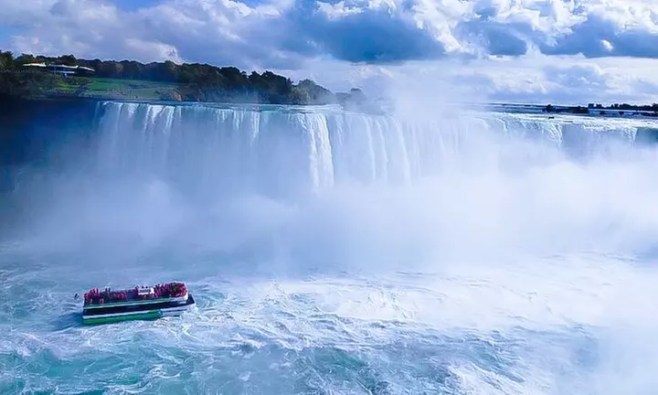 4 hrs Magical Tour of Niagara Falls for 1-6 People with Expert Guides