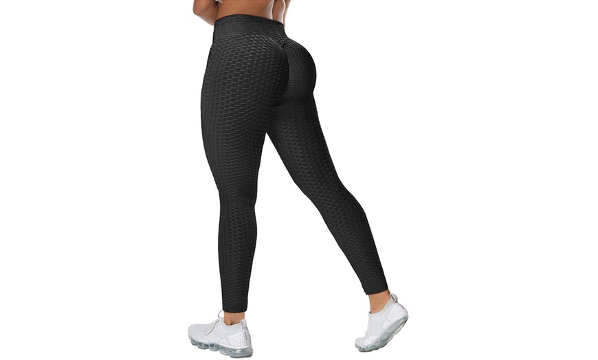 Image 5: One or Three Pairs of Bum-Lifting Yoga Leggings