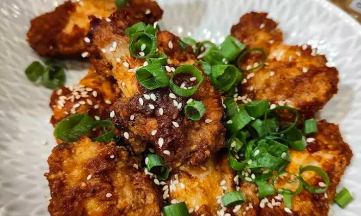 Korean Fried Chicken nach Wahl inkl. Pommes / Süßkartoffel & Softdrink