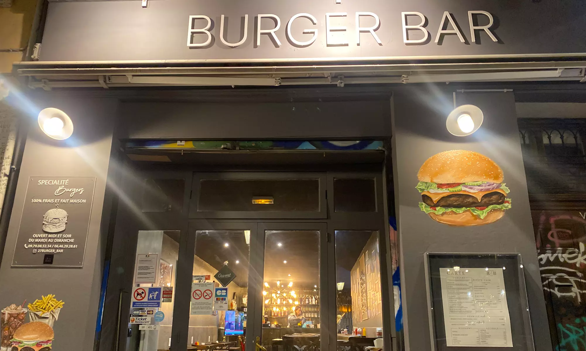 Succombez à la tentation du burger maison au 27 Burger Bar