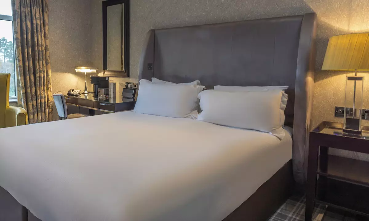 Northumberland: 1 Night Stay w/Breakfast, Dining Credit, and Late C/O