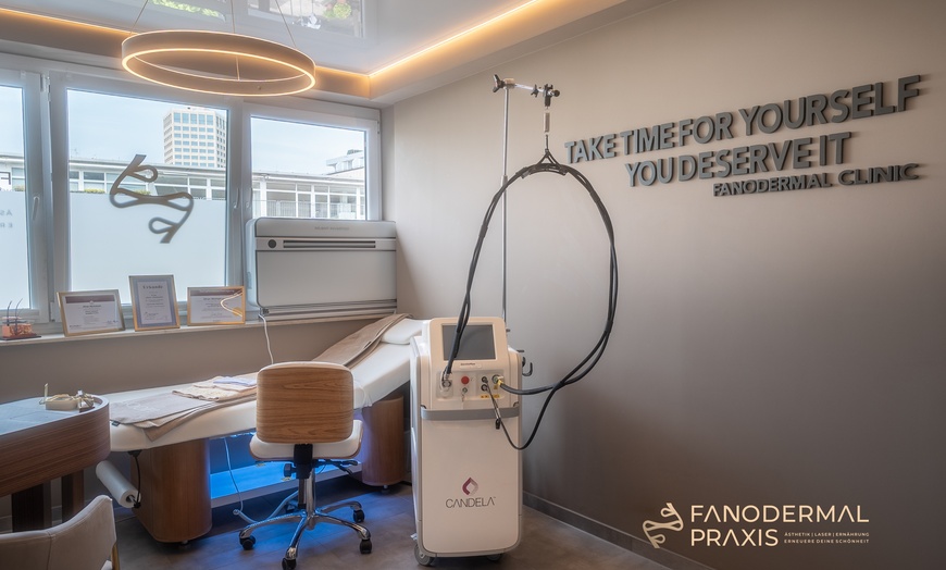 Image 3: Bulgarian Rose, Vitamin-C- / Kollagen-Maske inkl. med. Gesichtsmassage