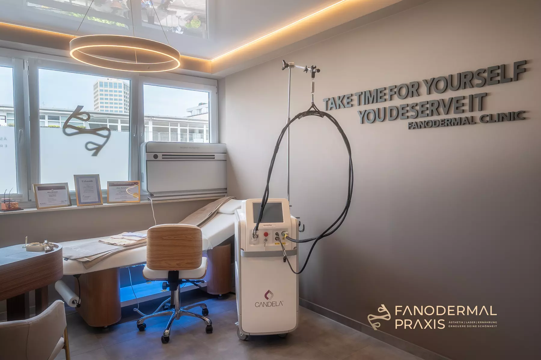 Bulgarian Rose, Vitamin-C- / Kollagen-Maske inkl. med. Gesichtsmassage