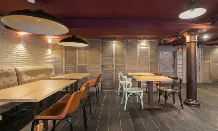 Menú Génova con entrante, principal, postre y bebida