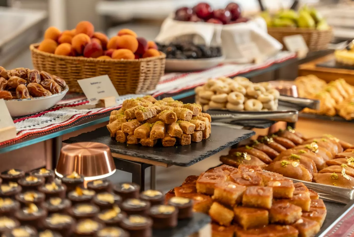 Ramadan Iftar Buffet w/ Beverages: 1 Child (6-11 Yrs)/1, 2, / 4 Adults