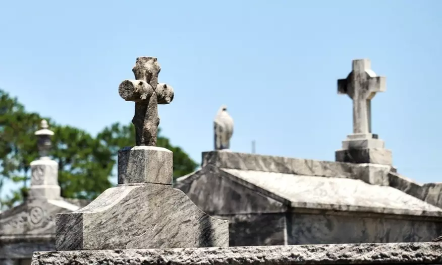 2 Hour BYOB Adult Only Paranormal Ghost Tour through New Orleans