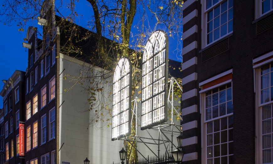 Image 7: Fonkelend Amsterdam, weerspiegeld in het water: ALF 2025/2026